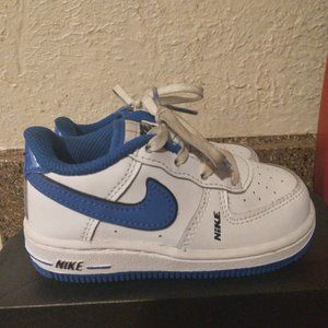 Toddlers shoes size 7c